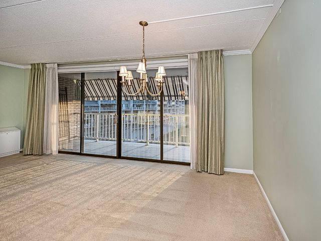 1160 Bower Hill Rd 506A, Mt Lebanon, PA 15243