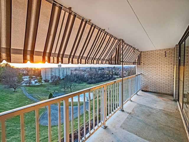 1160 Bower Hill Rd 506A, Mt Lebanon, PA 15243