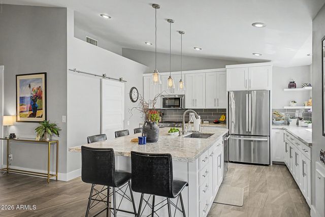 6939 W Robin Lane, Glendale, AZ 85310