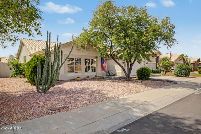 6939 W Robin Lane, Glendale, AZ 85310