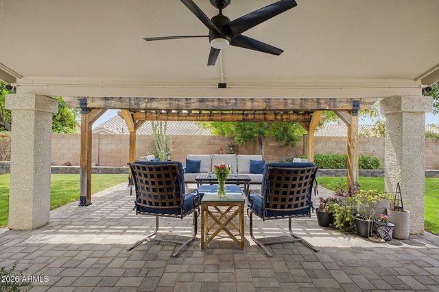 6939 W Robin Lane, Glendale, AZ 85310