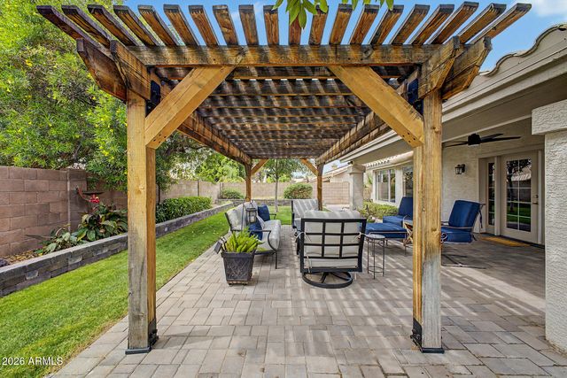 6939 W Robin Lane, Glendale, AZ 85310