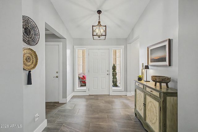 6939 W Robin Lane, Glendale, AZ 85310