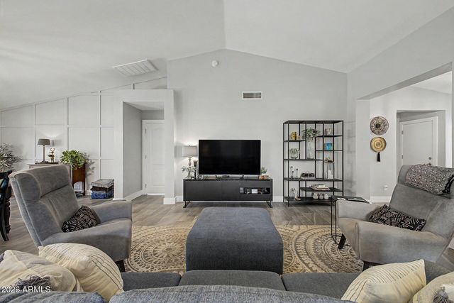 6939 W Robin Lane, Glendale, AZ 85310