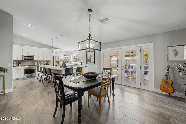 6939 W Robin Lane, Glendale, AZ 85310