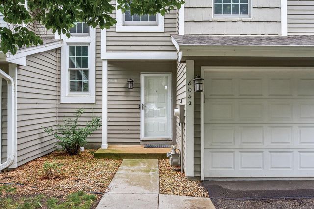 8042 Belair Lane, Eden Prairie, MN 55347