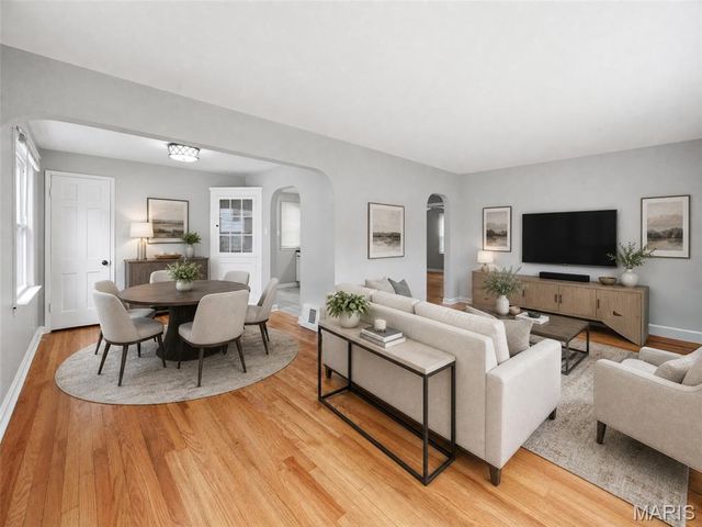 7912 Monroe Drive, St Louis, MO 63133