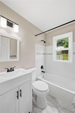 7912 Monroe Drive, St Louis, MO 63133