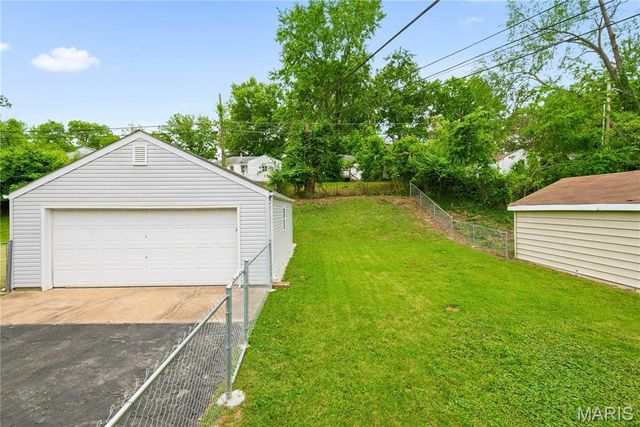 7912 Monroe Drive, St Louis, MO 63133