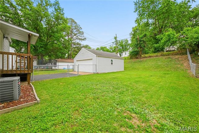 7912 Monroe Drive, St Louis, MO 63133