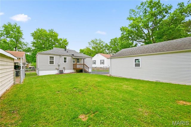 7912 Monroe Drive, St Louis, MO 63133