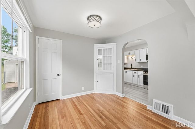 7912 Monroe Drive, St Louis, MO 63133