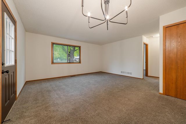 1281 Greenbriar Court 5, White Bear Lake, MN 55110