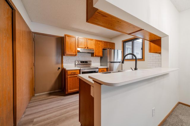 1281 Greenbriar Court 5, White Bear Lake, MN 55110