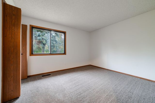 1281 Greenbriar Court 5, White Bear Lake, MN 55110