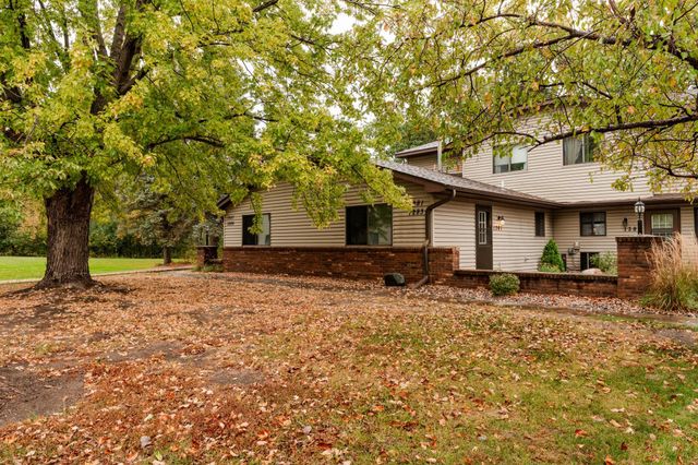 1281 Greenbriar Court 5, White Bear Lake, MN 55110