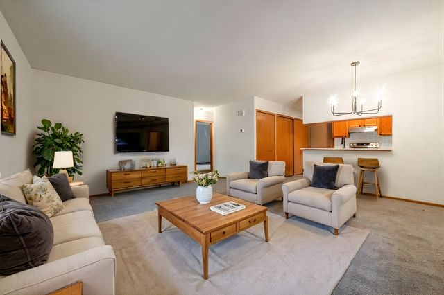 1281 Greenbriar Court 5, White Bear Lake, MN 55110