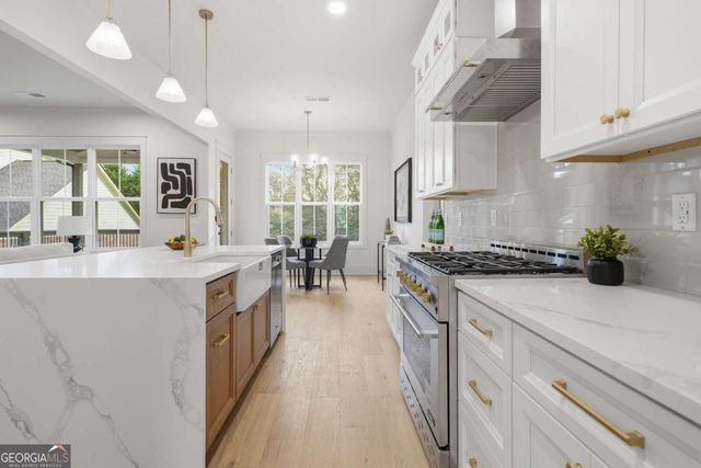 318 Vinings Walk NW, Gainesville, GA 30501