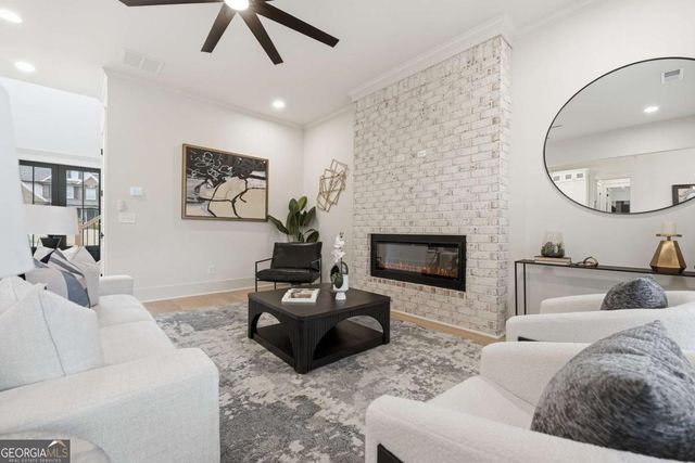 318 Vinings Walk NW, Gainesville, GA 30501