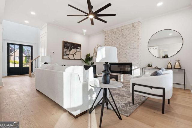 318 Vinings Walk NW, Gainesville, GA 30501