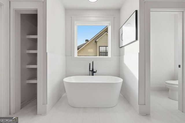 318 Vinings Walk NW, Gainesville, GA 30501