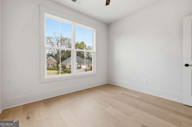 318 Vinings Walk NW, Gainesville, GA 30501