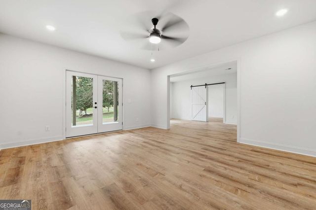 318 Vinings Walk NW, Gainesville, GA 30501