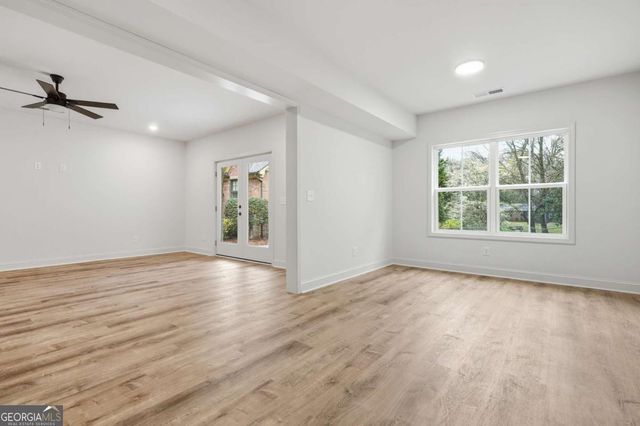 318 Vinings Walk NW, Gainesville, GA 30501