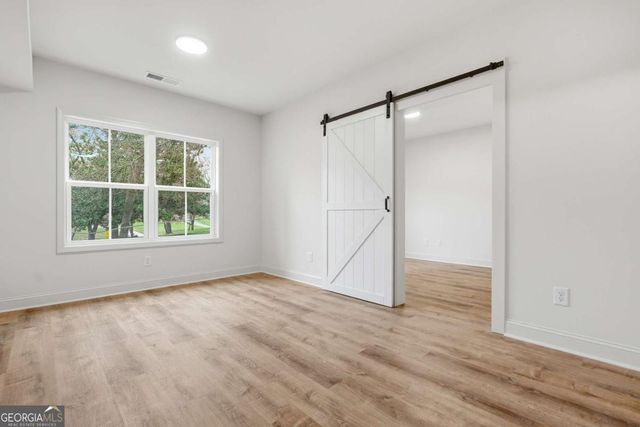 318 Vinings Walk NW, Gainesville, GA 30501