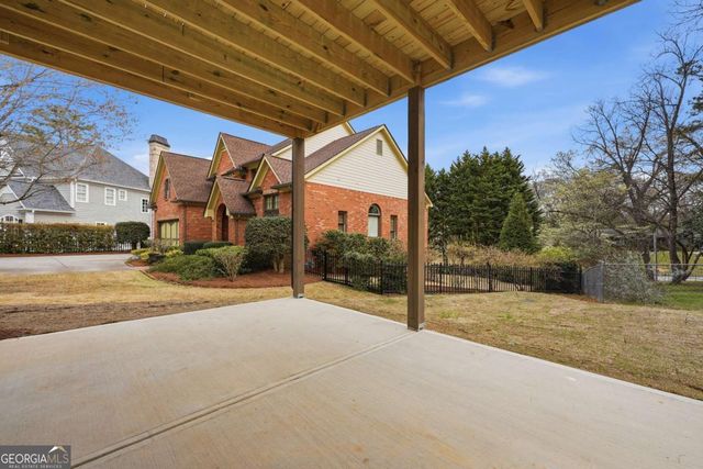 318 Vinings Walk NW, Gainesville, GA 30501