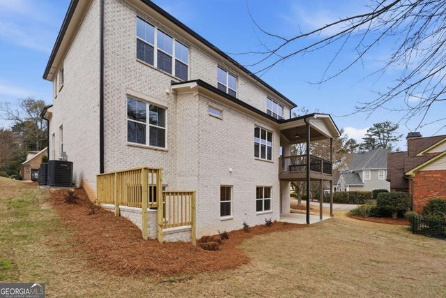 318 Vinings Walk NW, Gainesville, GA 30501