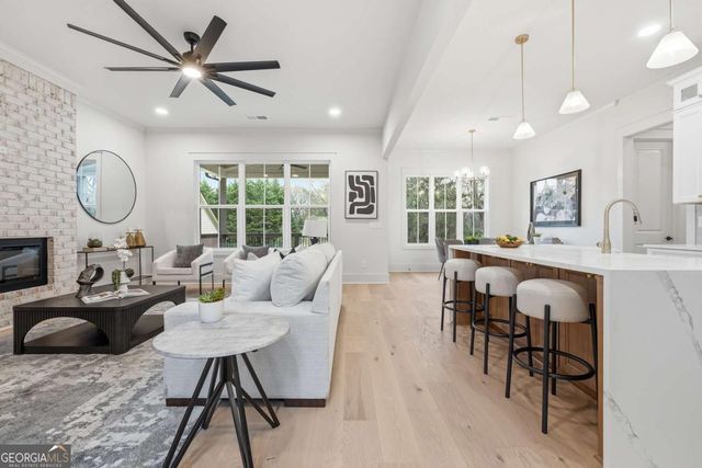 318 Vinings Walk NW, Gainesville, GA 30501