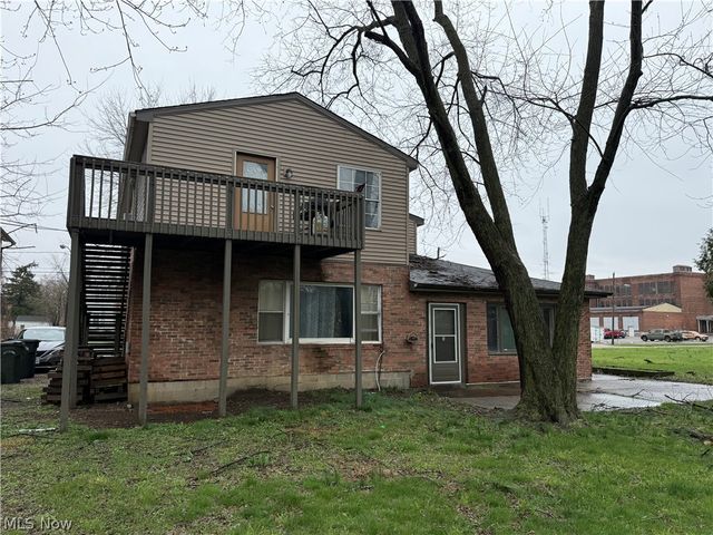 140 School Street, Elyria, OH 44035