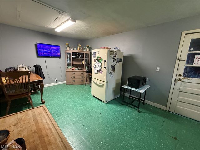 140 School Street, Elyria, OH 44035