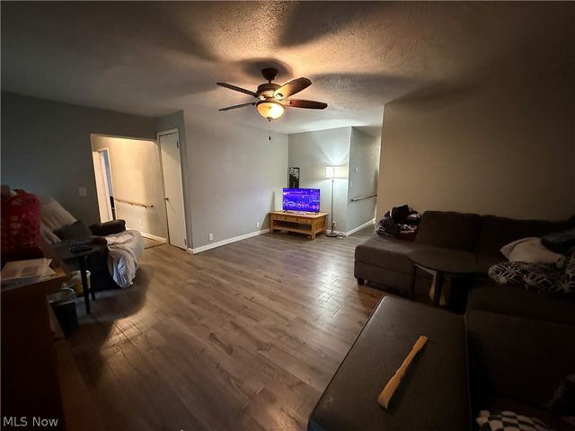 140 School Street, Elyria, OH 44035