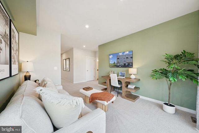 13822 QUARTZ AVE, Woodbridge, VA 22193