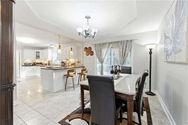 915 NW 63rd Street, Kansas City, MO 64118