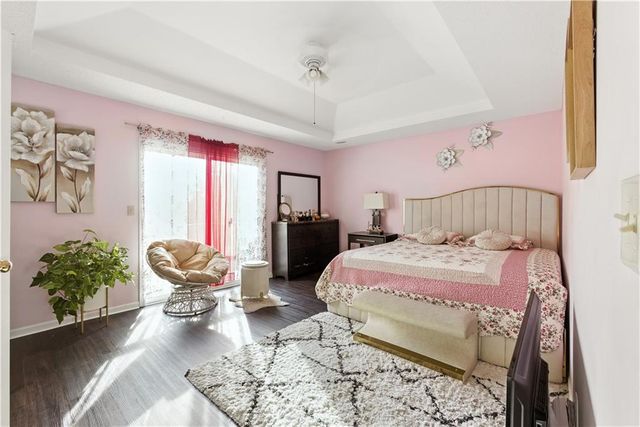 915 NW 63rd Street, Kansas City, MO 64118