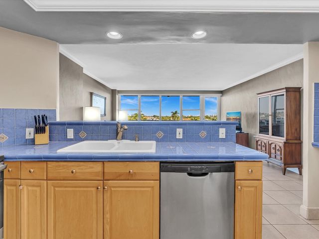 3300 NE 36th Street 403, Fort Lauderdale, FL 33308