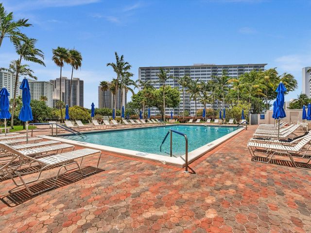 3300 NE 36th Street 403, Fort Lauderdale, FL 33308