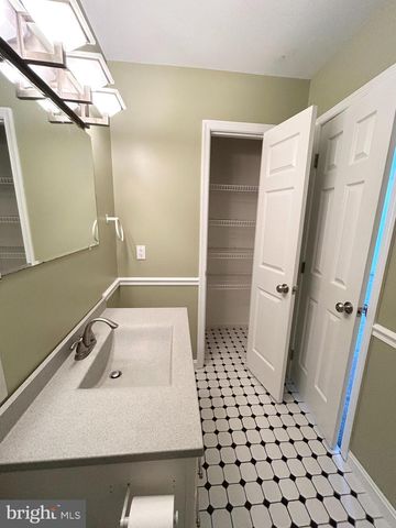 15 RED BARBERRY DR, Etters, PA 17319
