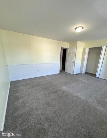 15 RED BARBERRY DR, Etters, PA 17319