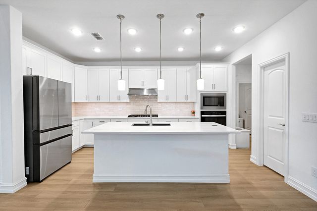 413 Breeds Hill Road, Little Elm, TX 75068