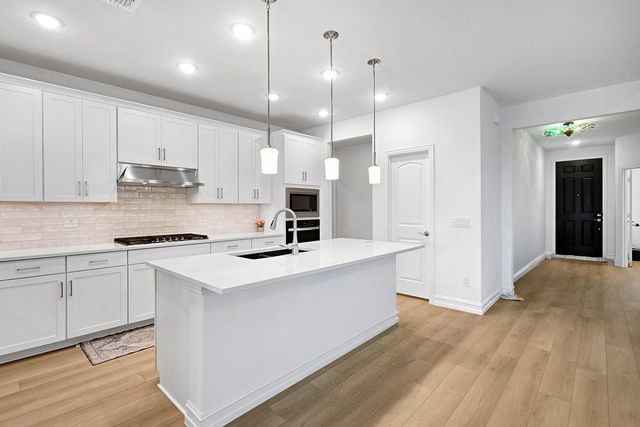 413 Breeds Hill Road, Little Elm, TX 75068