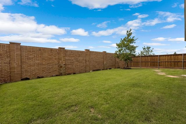 413 Breeds Hill Road, Little Elm, TX 75068