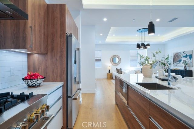 2212 Gates Avenue B, Redondo Beach, CA 90278