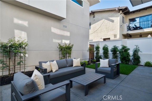 2212 Gates Avenue B, Redondo Beach, CA 90278