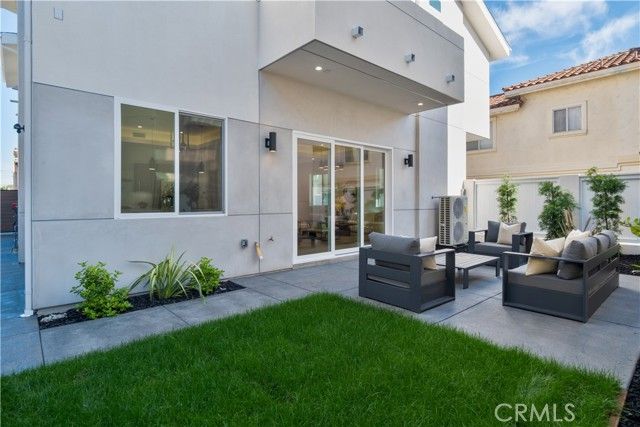 2212 Gates Avenue B, Redondo Beach, CA 90278