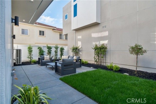 2212 Gates Avenue B, Redondo Beach, CA 90278