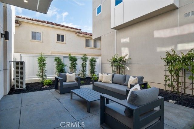 2212 Gates Avenue B, Redondo Beach, CA 90278